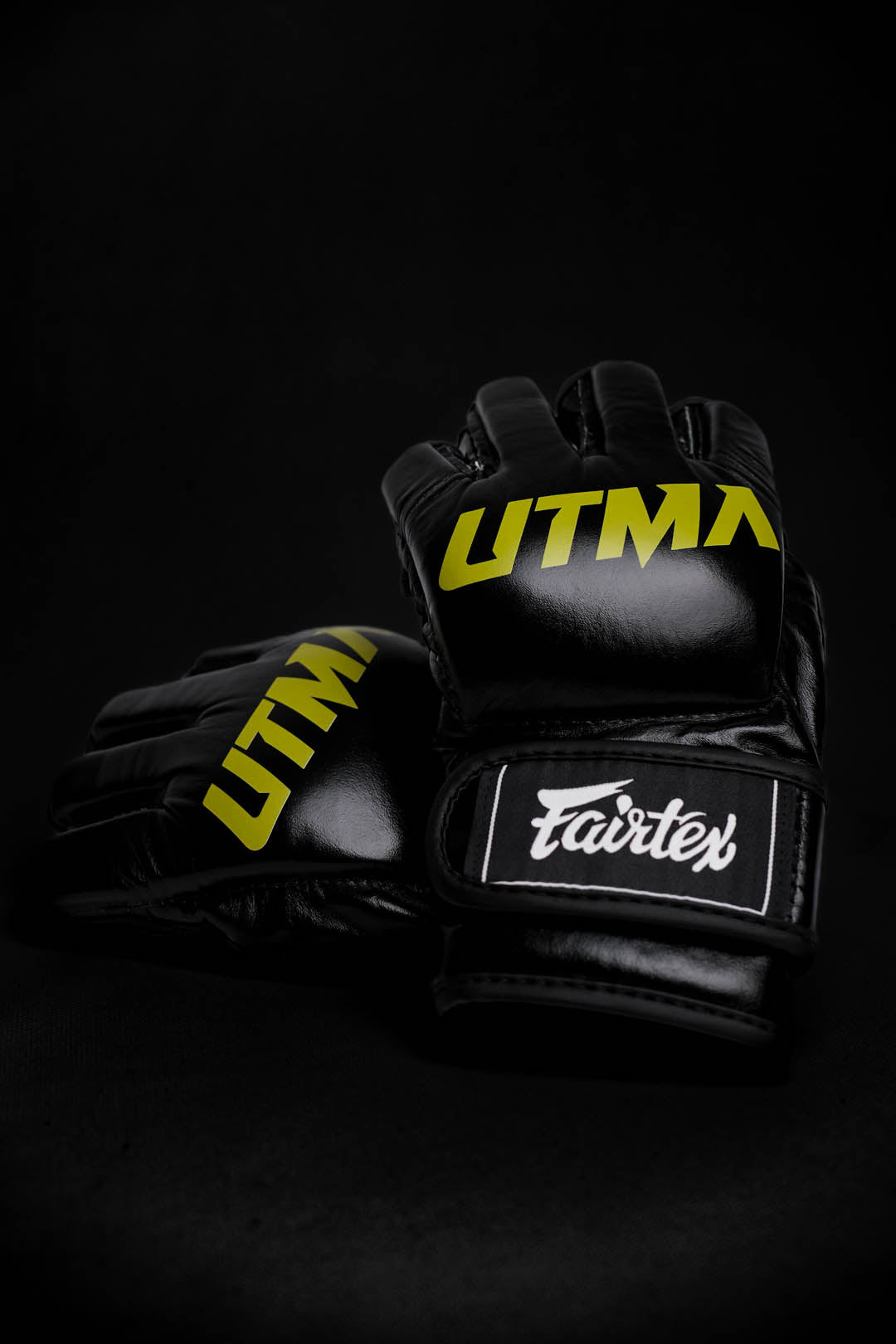"Fairtex X UTMA" MMA pirštinės - Black